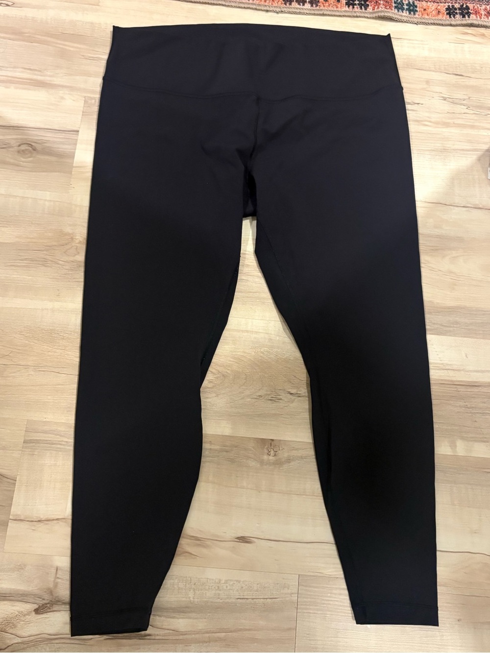 Black Lululemon cropped leggings